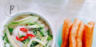 Chàng trai miền Tây lạ lẫm và thích thú với món Bún Dọc Mùng Hà Nội