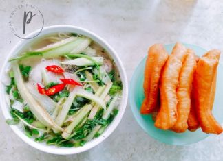 Chàng trai miền Tây lạ lẫm và thích thú với món Bún Dọc Mùng Hà Nội